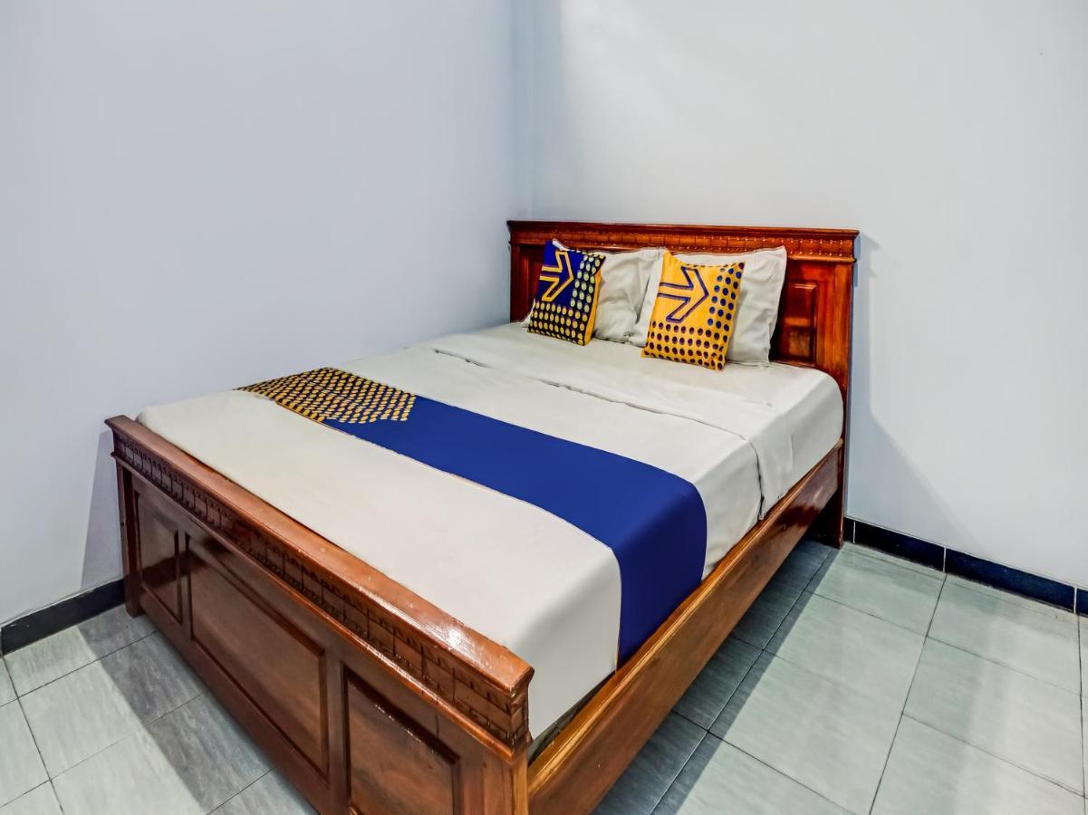 Spot On 90797 Sukun Syariah Homestay Malang Exterior foto