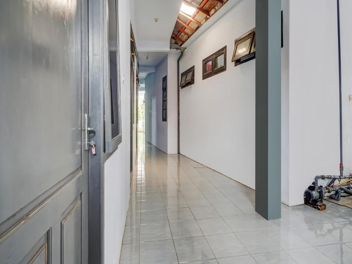 Spot On 90797 Sukun Syariah Homestay Malang Exterior foto