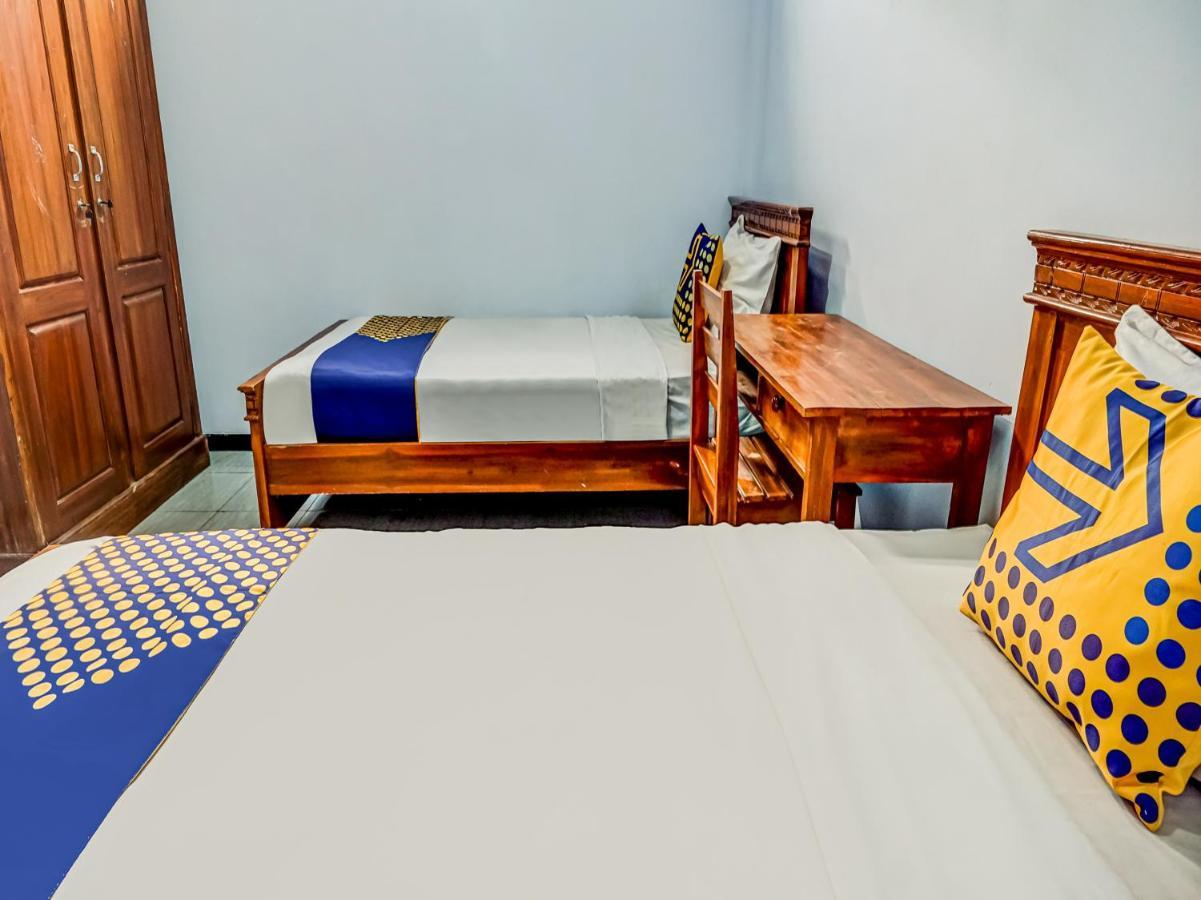 Spot On 90797 Sukun Syariah Homestay Malang Exterior foto